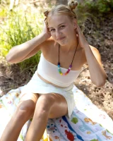 18 Eighteen - 11-beti-nice-buns-011